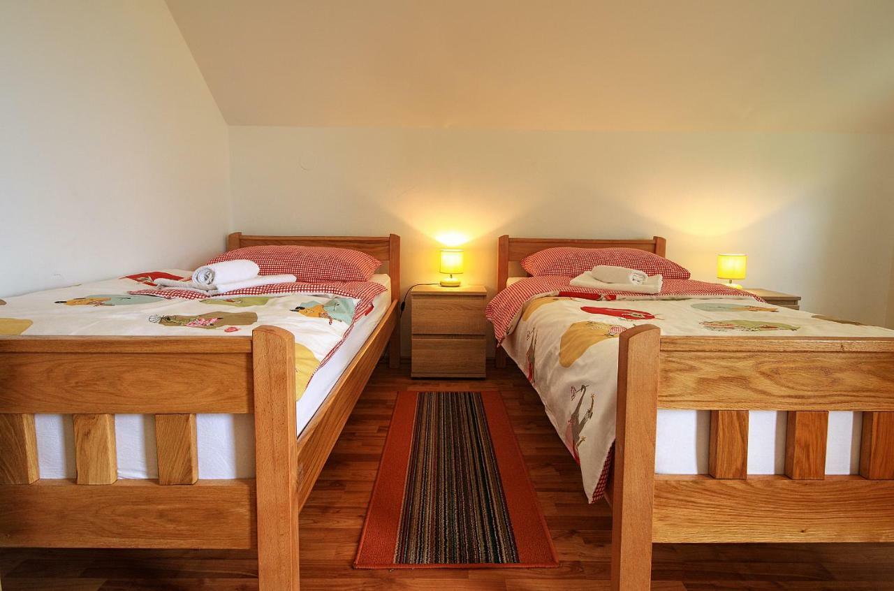 Apartment Medeni Rakovica Exteriér fotografie