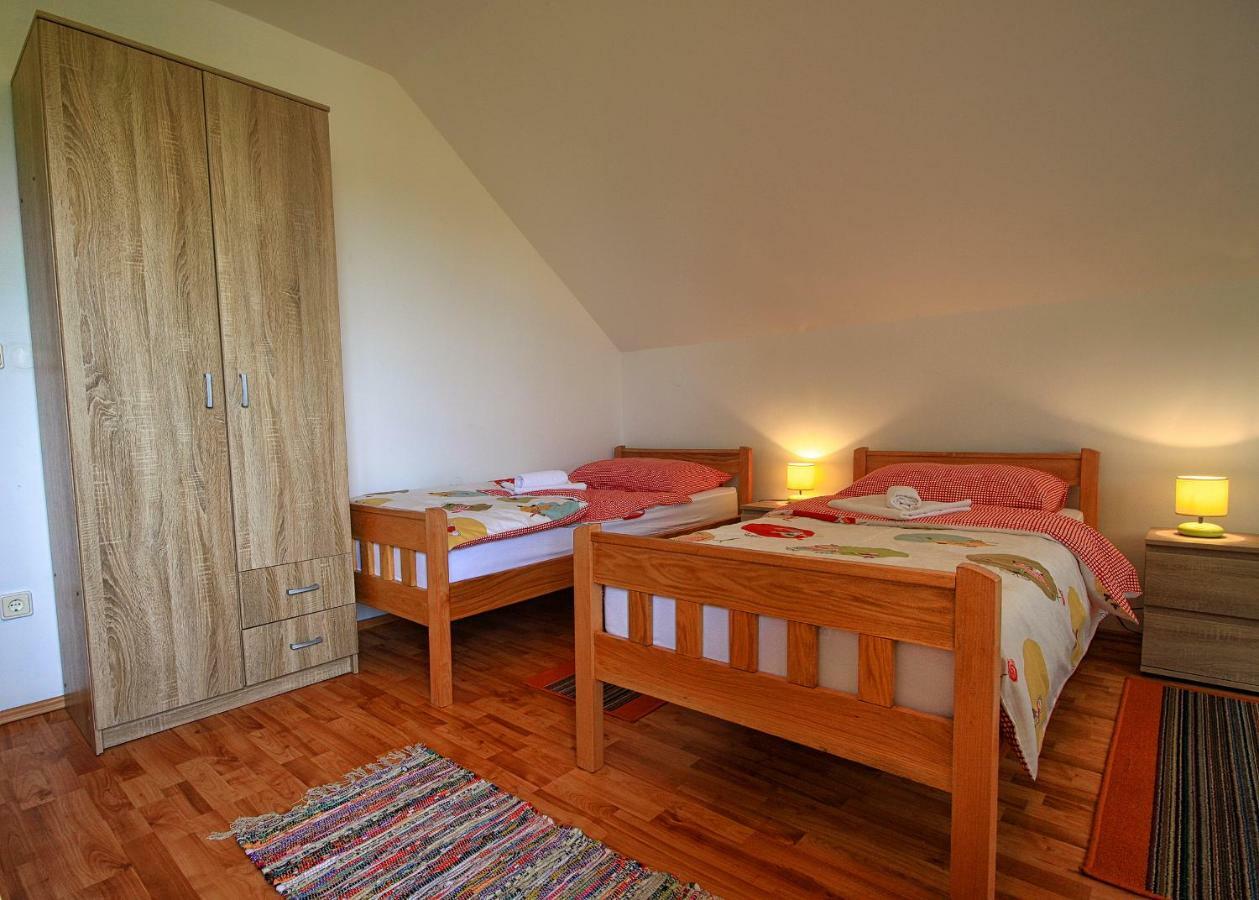 Apartment Medeni Rakovica Exteriér fotografie
